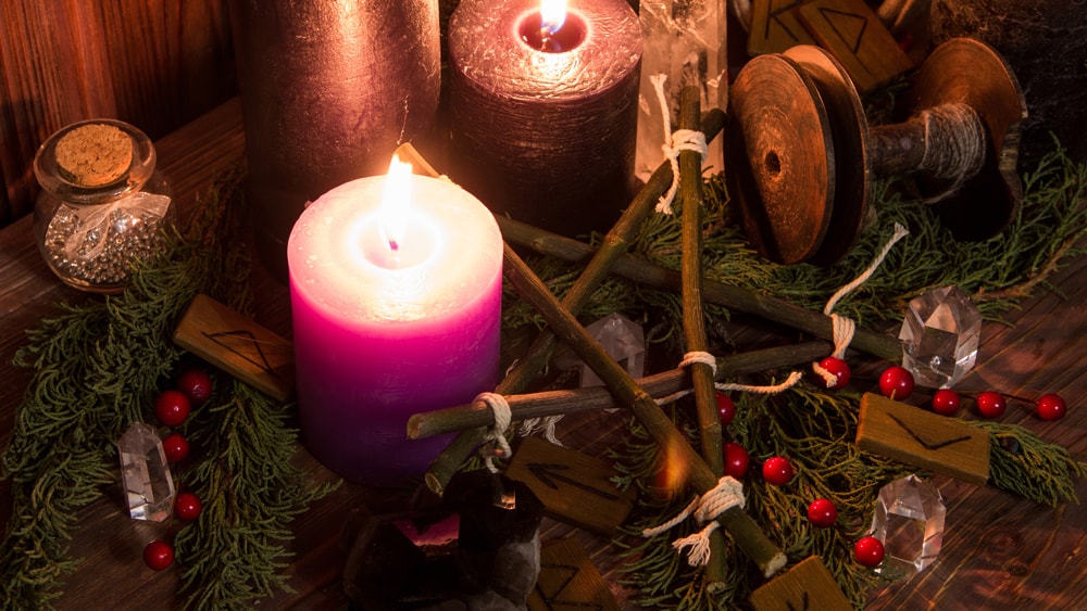 pagan yule altar