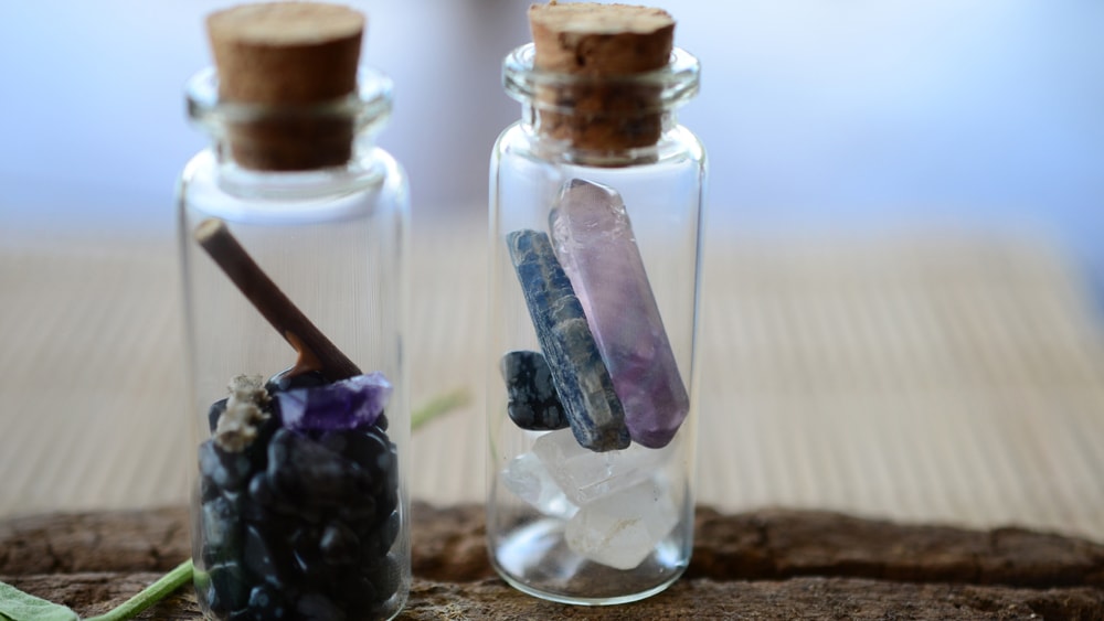 Quartz crystal jar spell