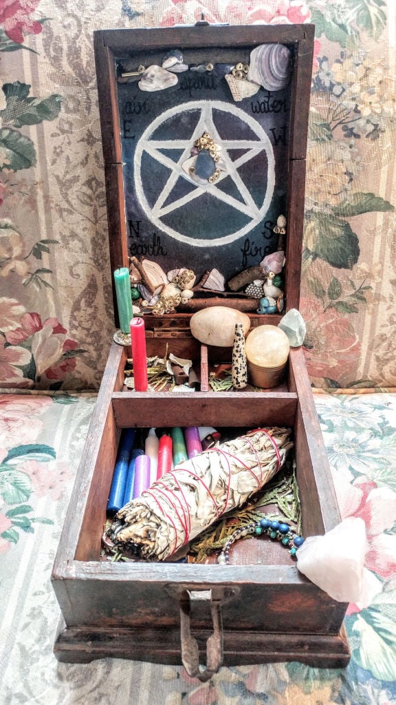 A portable travel altar