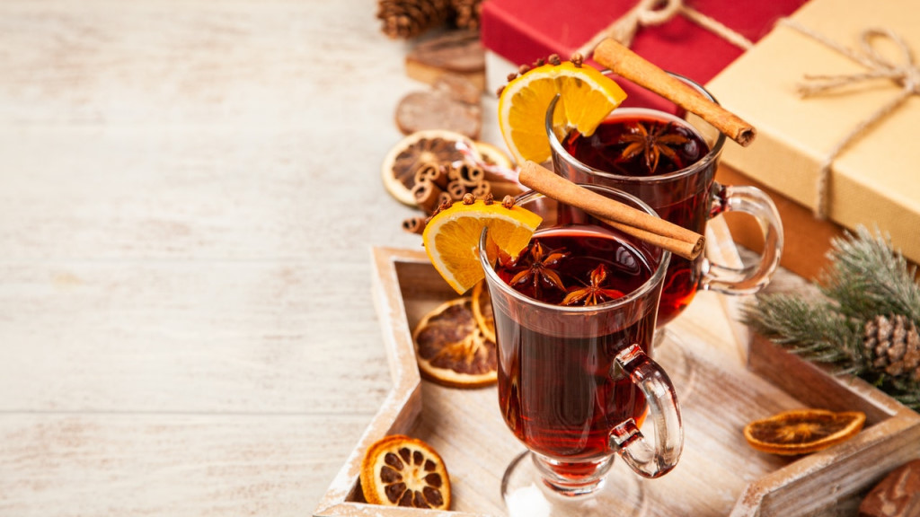 Mulled cider with cloves, cinnamon, orange, and star anise